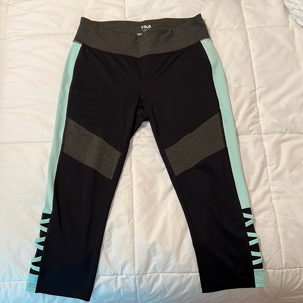 Fila Sport workout capri Size L
